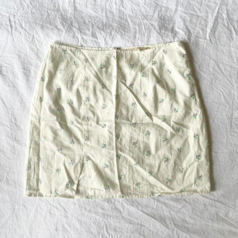 White cotton floral embroidered mini skirt